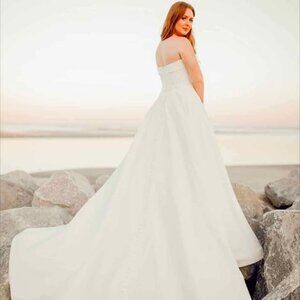 Brand New Stella York Wedding Dress